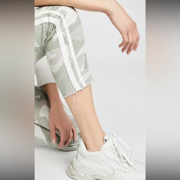 Mother The Shaker Crop Fray Pants Racer Stripe Camo Army Green Desert Print 25 - Picture 5 of 14
